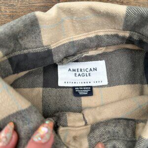 American Eagle Plaid Flannel XS Gray Cream Button Up Soft Cozycore 3231 Y2K